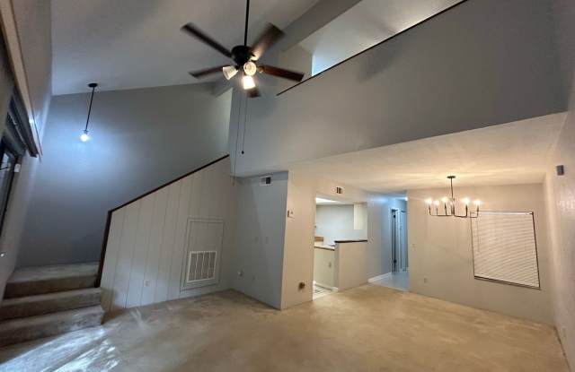 Longleaf 2/2 loft with bonus room-all new appliances photos photos