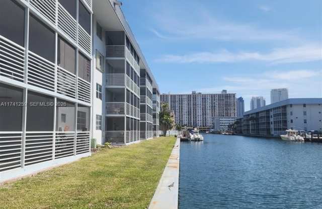 3750 NE 170th St photos photos