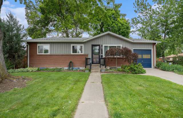 Beautiful 3 Bed 2.5 Single Family Home in Arvada! photos photos