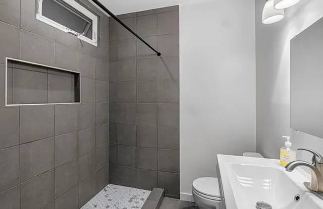 2228 40th St NW Gallery 3