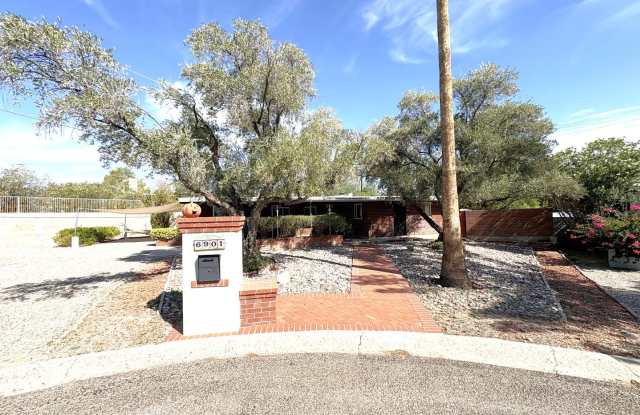 Eastside home with privacy on cul-de-sac - 6901 East 4th Street, Tucson, AZ 85710 Eastside home with privacy on cul-de-sac - 6901 East 4th Street, Tucson, AZ 85710
