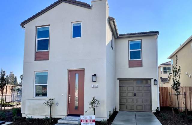 $2,450 Shepherd  Sunnyside, New 3 bedroom House - Clovis / Solar Panels photos photos