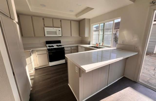 1691 N. Mountain #B Gallery 1