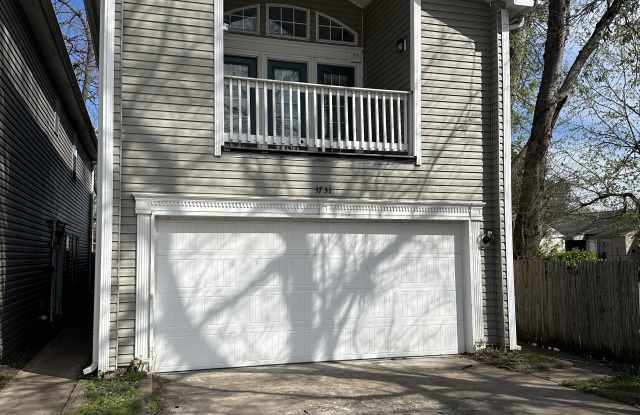3731 Riverside Dr photos photos