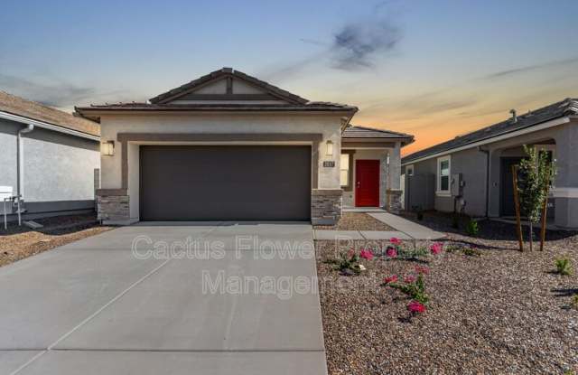 2037 W Shelly Ave photos photos