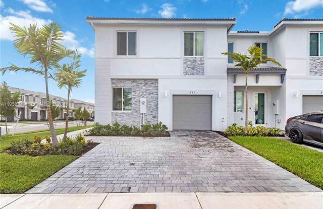 760 SE 13th Ct photos photos