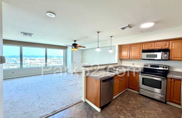 Beautiful 2 Bedroom Condo in Downtown Tacoma With Separate Garage & Amenities! photos photos