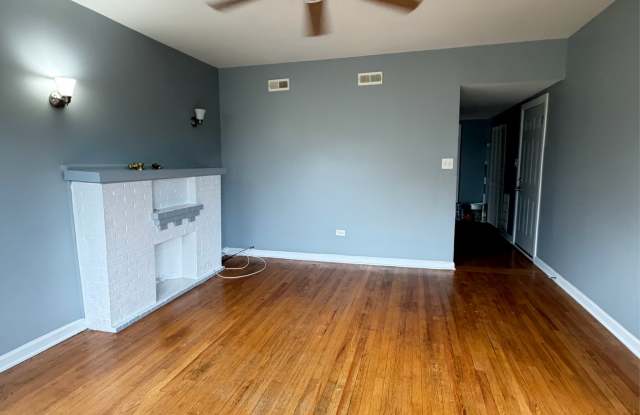 6922 South Vernon AvenueUnit 3 Gallery 4