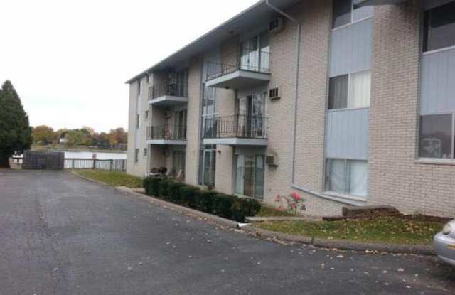 500 N Liberty - 18 photos photos