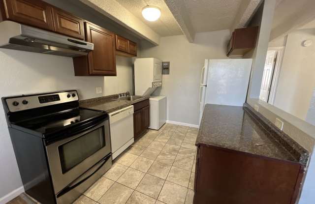 2 Bedroom 1 Bathroom Apartment in Aurora photos photos