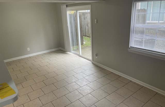 2848 Yellowstone Parkway - A photos photos