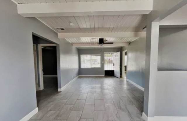 Northeast home for rent with a pool Gallery 3