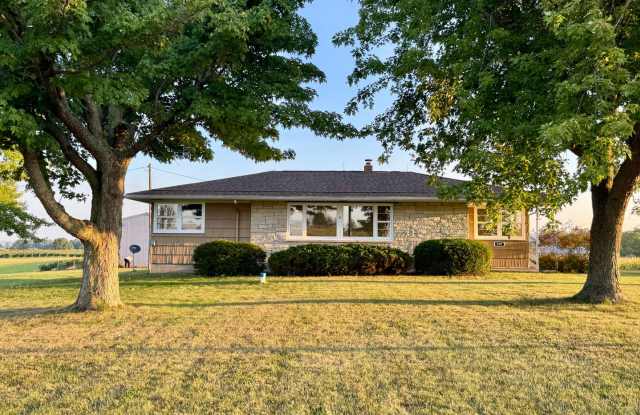 3 bedroom Home, Buchanan, Country Setting - 577 West Glendora Road, Berrien County, MI 49107