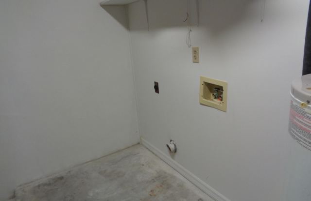 833 Faull Drive Gallery 4