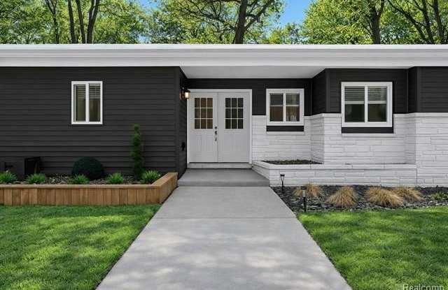 2566 Harrington Road photos photos