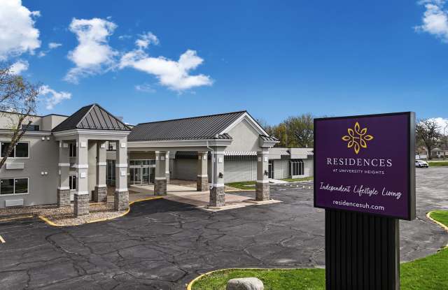 5826 University Avenue - 5826 University Avenue, Cedar Falls, IA 50613