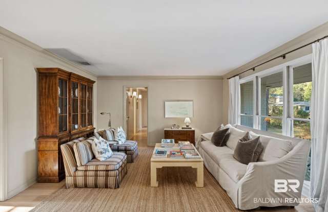 451 Ivy Circle Gallery 3