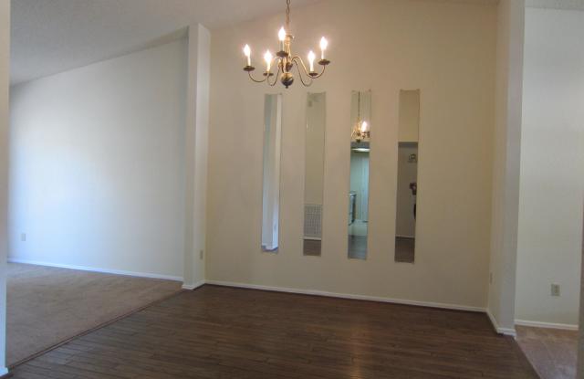 114 E HARTFORD Avenue Gallery 4