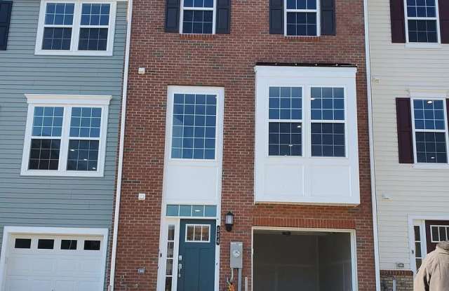Beautiful 3-Story Townhouse with Exceptional Amenities photos photos
