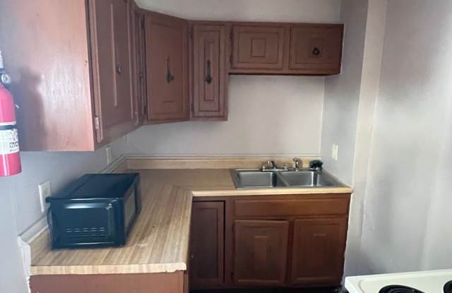 1043 Franklin St photos photos