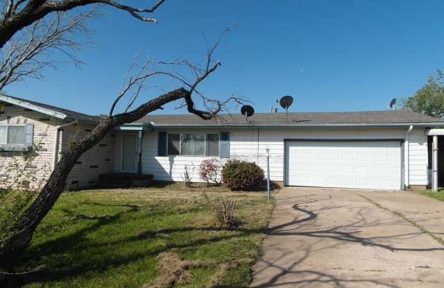 1218 NW Goodyear Blvd - 1218 NW Goodyear Blvd, Lawton, OK 73505