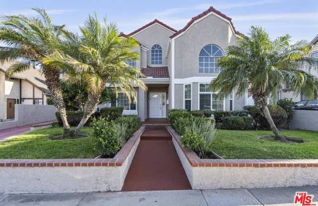 2210 Graham Ave photos photos