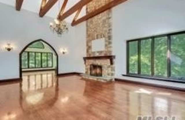18 Lattingtownridge Court Gallery 2