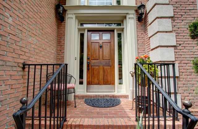340 Nell Court Gallery 2