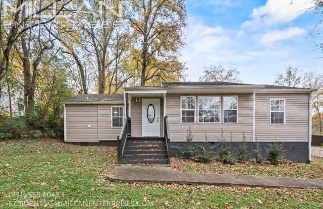 Charming Three Bedroom Home with Natural Privacy and Prime Location photos photos Charming Three Bedroom Home with Natural Privacy and Prime Location photos photos