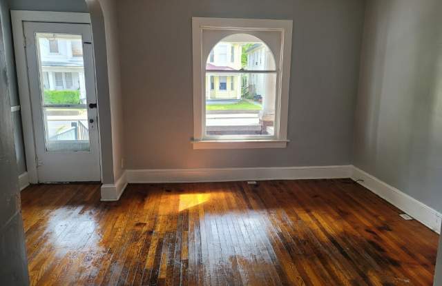 744 West King Street Gallery 3