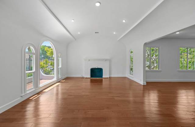 Timeless 1922 Spanish Charm meets Modern Luxury Gallery 3