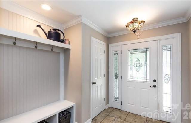 8511 Viking Drive Gallery 4
