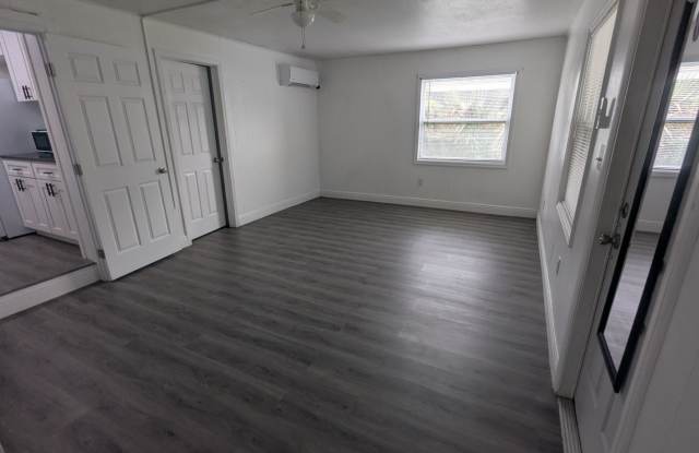 First Floor One Bedroom, One Bathroom For Rent, Pets Welcome, and Private Covered Parking Gallery 3