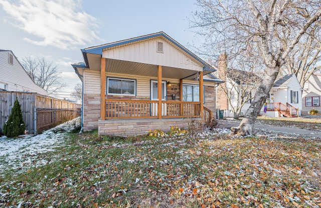 Beautiful updated 3 bedroom for rent in Ferndale - 3001 Goodrich Street, Ferndale, MI 48220
