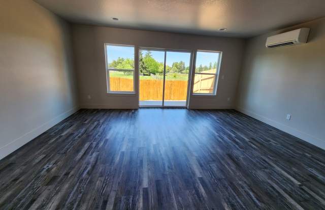 3 Bedroom 2.5 Bath in Winlock Gallery 3