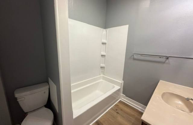 2 bed 1 bath home for rent Gallery 3
