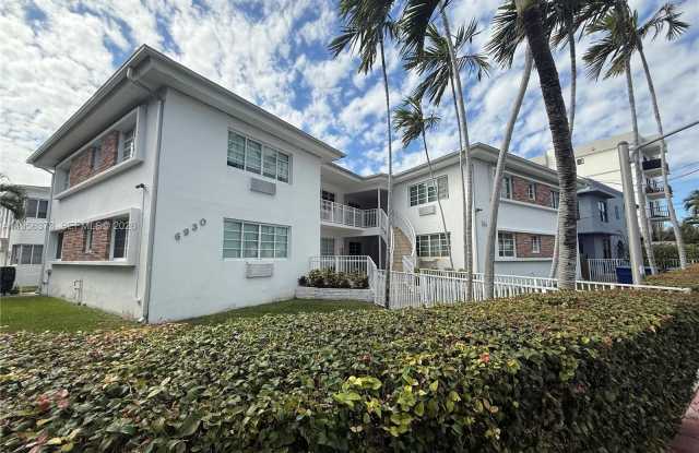 6930 Rue Vendome photos photos