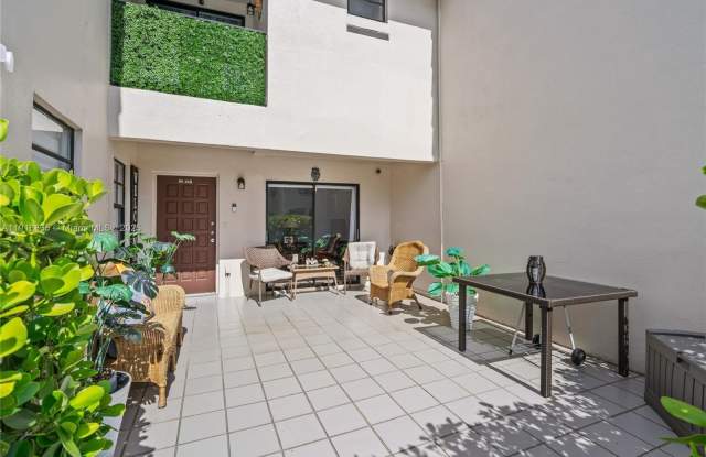 13412 SW 62nd St - 13412 Southwest 62nd Street, Kendale Lakes, FL 33183