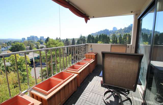 View View View! Exquisitely Updated 2 Bedroom Condo at The Renowned American Plaza - 2309 Southwest 1st Avenue, Portland, OR 97201