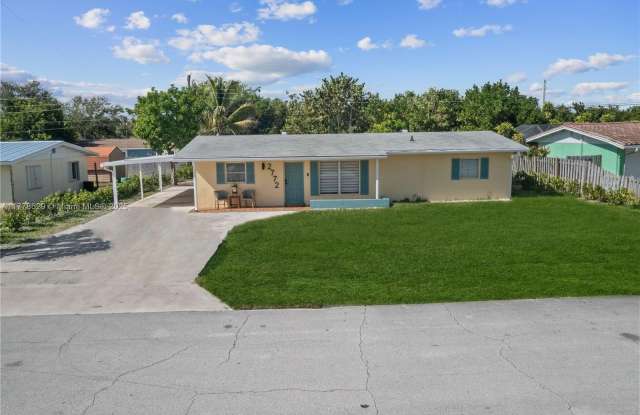 2772 NE Spruce Ridge Ave - 2772 Northeast Spruce Ridge Avenue, Jensen Beach, FL 34957
