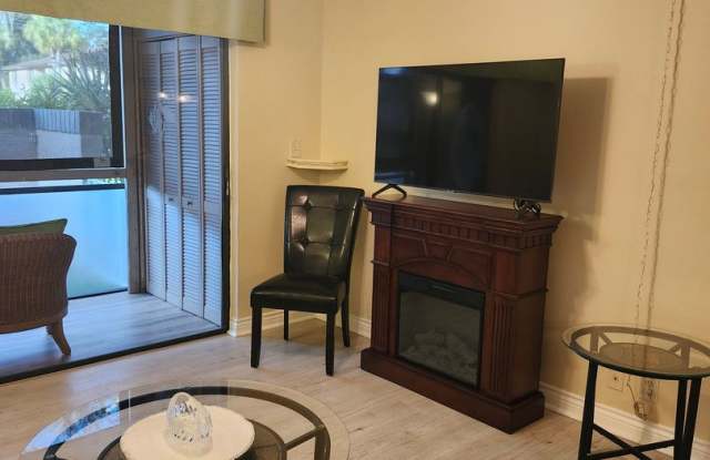 Oaks IV  Condominium-First Floor for Seasonal Rent Gallery 4