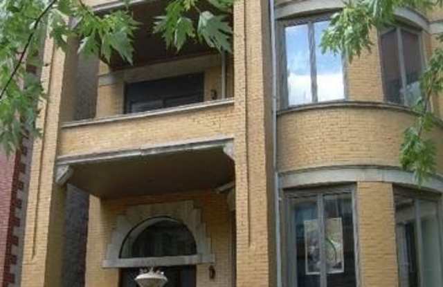 928 W LELAND Avenue Gallery 1
