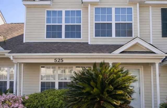 Townhouse Available in Azalea Square photos photos