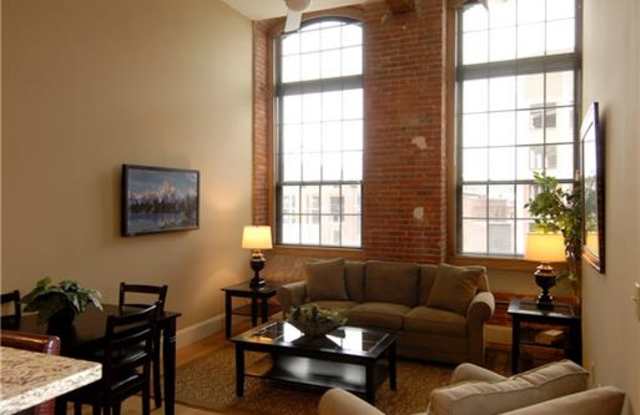 22 EAGLE Street Gallery 4