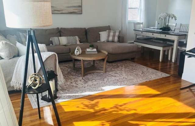 472 Kirkman Avenue Gallery 2