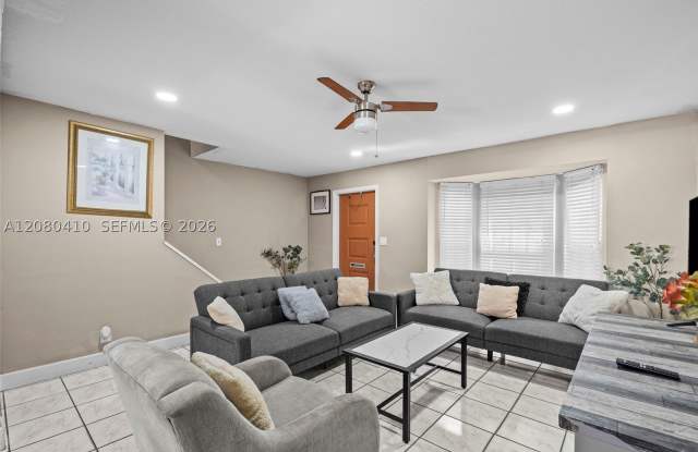 3609 Townhouse Ct Gallery 1