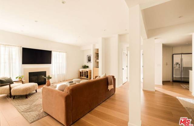 423 Arnaz Dr - 423 Arnaz Drive, Los Angeles, CA 90048