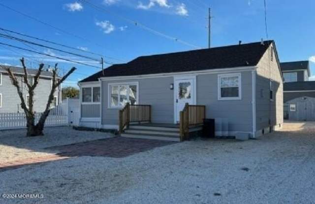 112 Kerr Avenue - 112 Kerr Avenue, Lavallette, NJ 08735