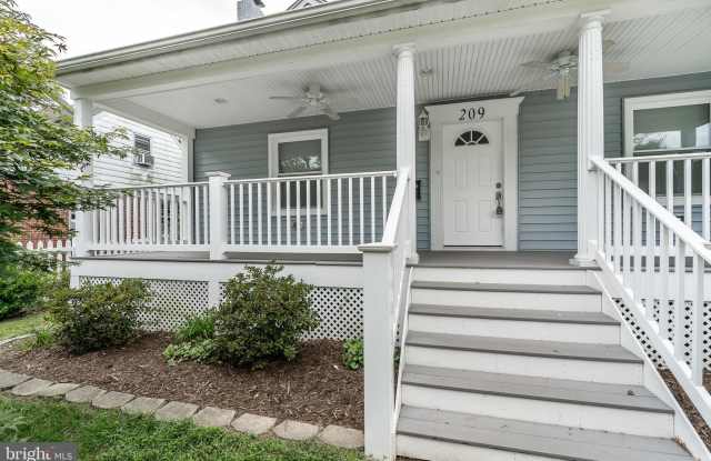 209 1ST AVENUE SW Gallery 2