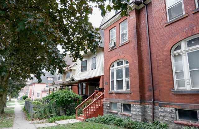 120 N Pearl Street Gallery 1
